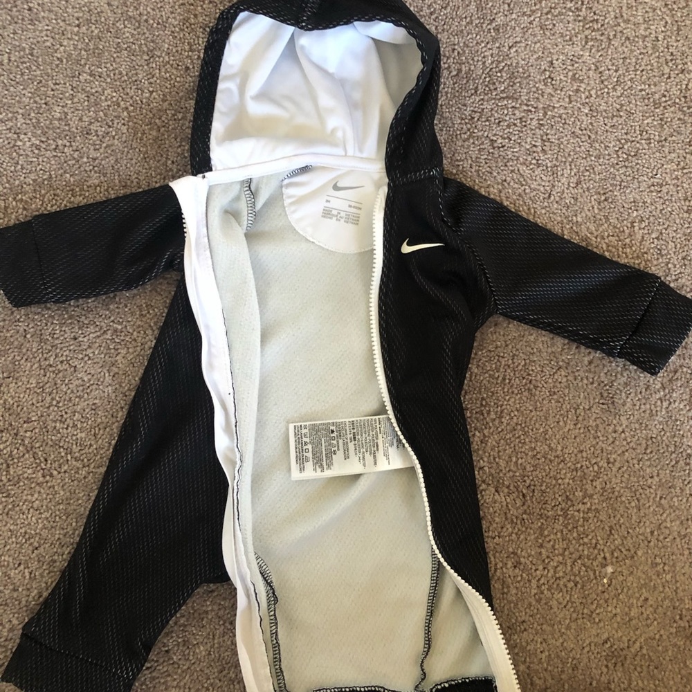 Nike onesie - Picture 11 of 11